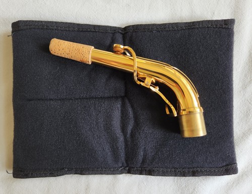 Underslung alto saxophone - alto,