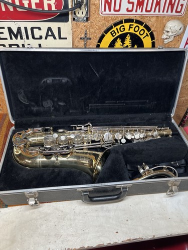 Selmer bundy alto saxophone - ii,